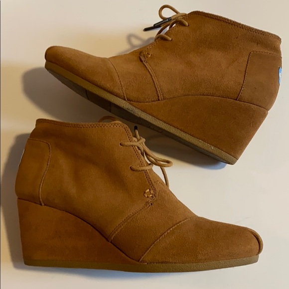 ✨BRAND NEW✨TOMS TAN BROWN WEDGE BOOTIES FOR FALL - Picture 3 of 12